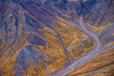 Toklat Valley, Between the Mountains