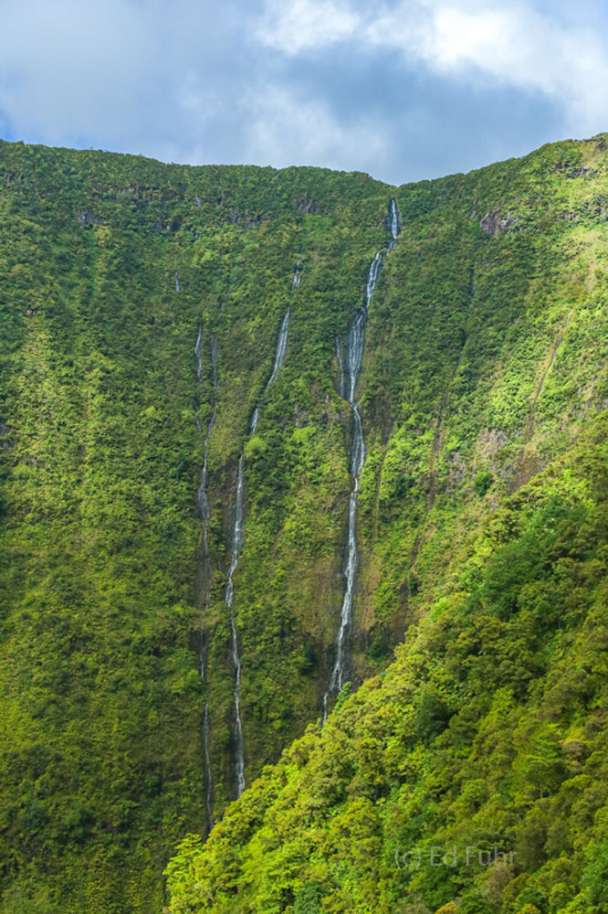 The vertical size of Hawaii's waterfalls are hard to appreciate even by air.